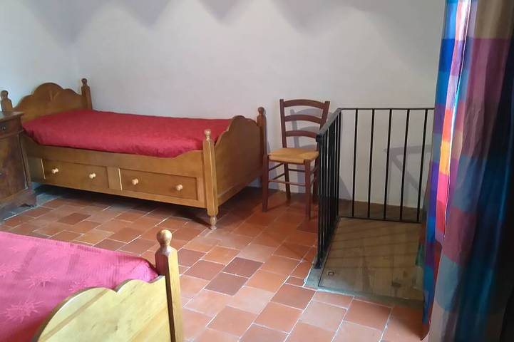 Location de vacances pour 4 personnes, avec jardin à Occhiatana - 2