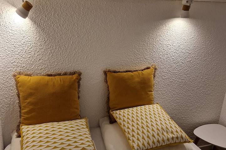 Entire apartment, Sunny apartment - Sea view and Gris-Nez cape - located Residence de la Plage in Wissant, Boulogne-sur-Mer region