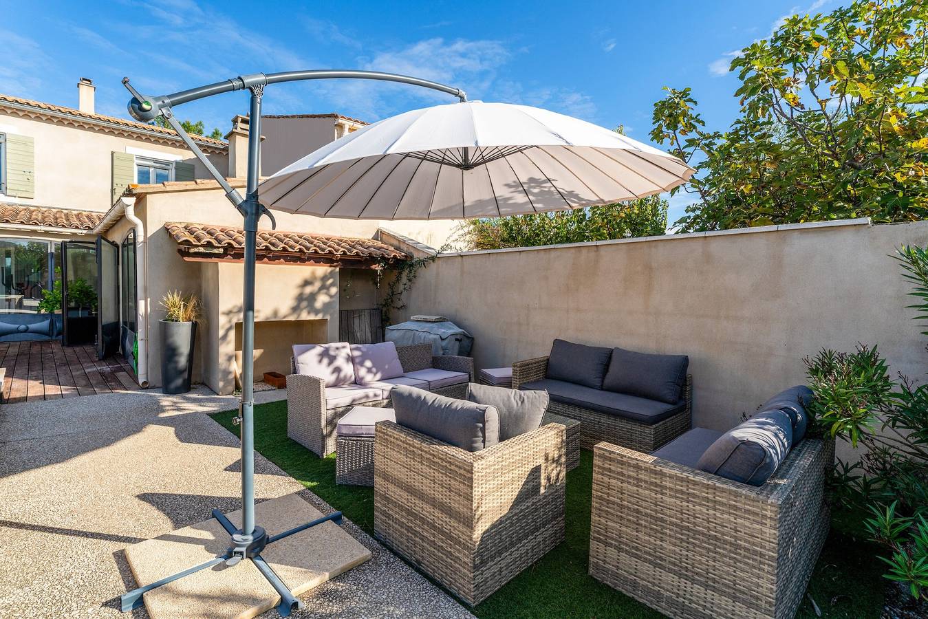 Villa « Plein Soleil » con piscina privada, Wi-Fi y aire acondicionado in Sarrians, Vaucluse