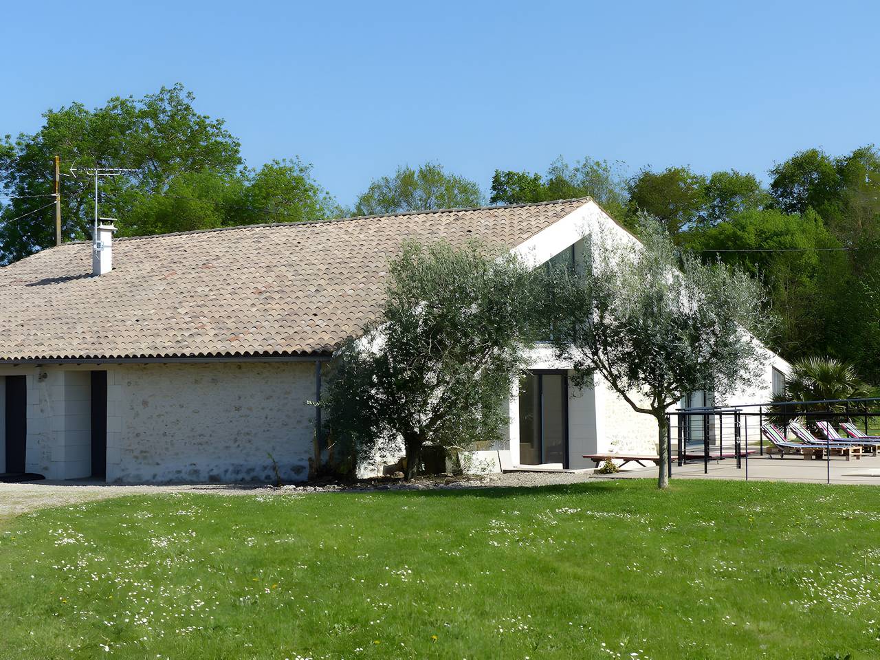 Gîte De L'audonnière: casa de vacaciones con piscina privada, terraza y Wi-Fi in Cabariot, Region de Rochefort