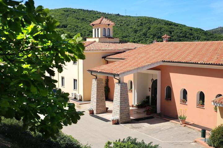 Hôtel pour 5 personnes, avec bassin pour enfant ainsi que jardin et piscine à Tempio Pausania - 2