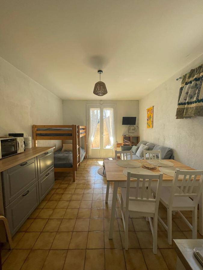 Gîte pour 4 personnes, avec terrasse et jardin à Caves - 3