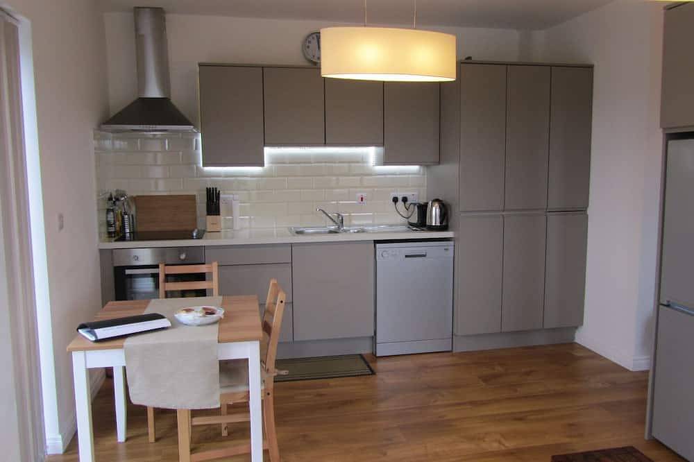 Geheel appartement, Atlantic Apartment. Prachtig uitzicht op de wilde Atlantische Oceaan en de bergen in Rinvyle Electoral Division, Connemara