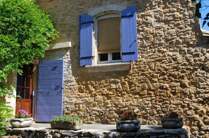 Gîte pour 2 personnes, avec terrasse à Saint-Victor-la-Coste - 3