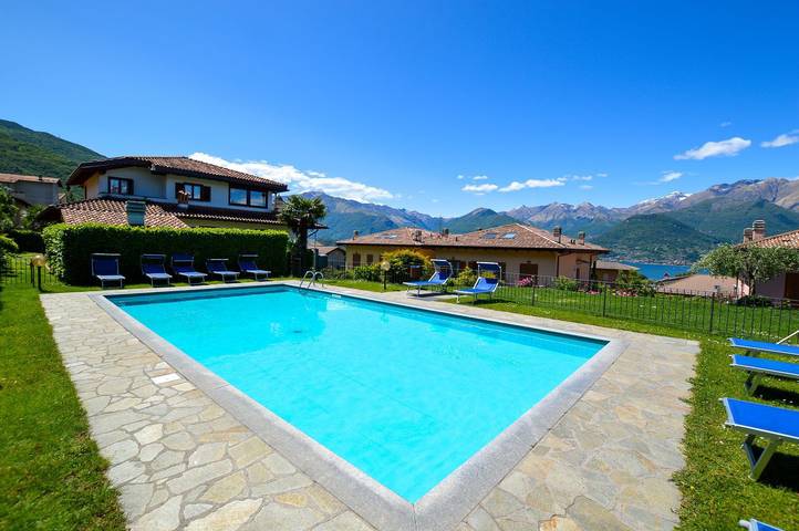 Ferienwohnung für 6 Personen, mit Terrasse und Garten sowie Pool und Seeblick in Colico - 2