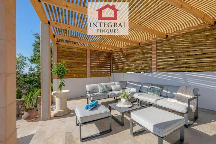 Location de vacances pour 13 personnes, avec piscine ainsi que vue et jardin, animaux acceptés à Vall-llobrega - 2