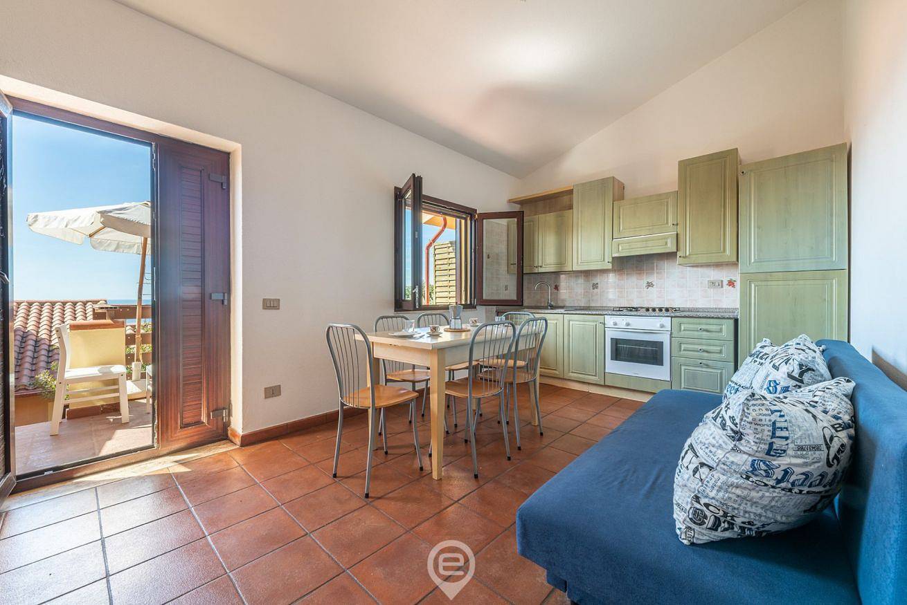 Ganze Wohnung, Ferienwohnung für 2 Personen mit Balkon/Terrasse in Funtana Meiga, Sardinien