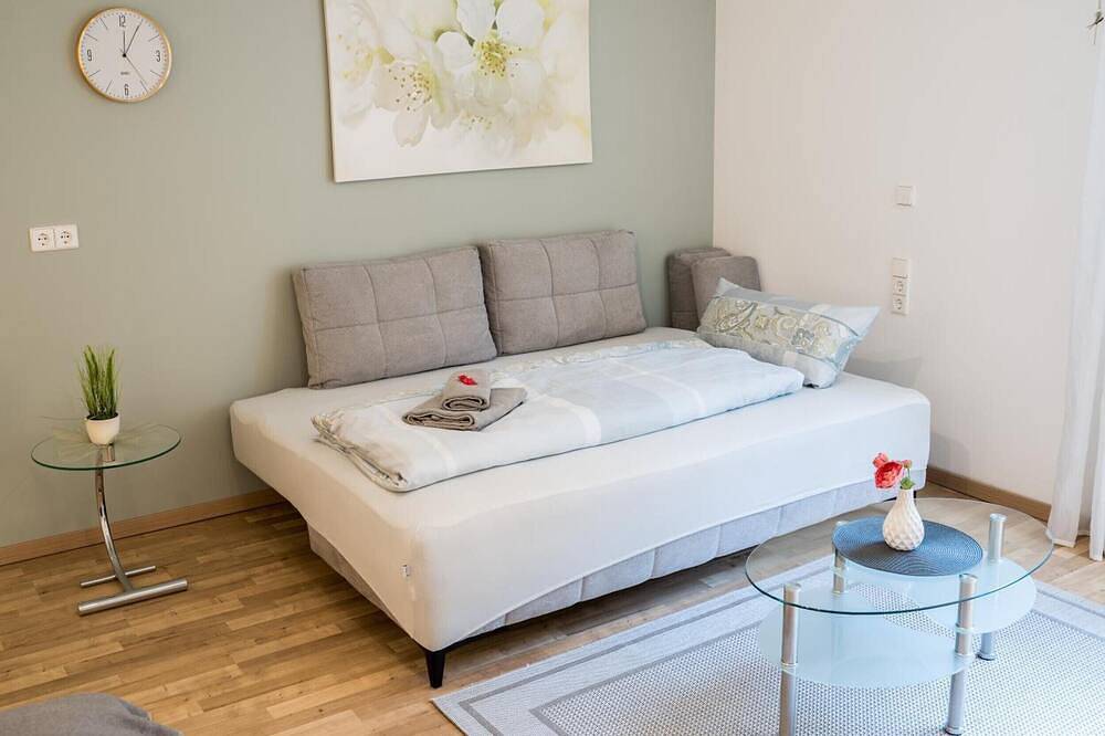 Ganze Wohnung, Ferienwohnung Esther in Singen, Hegau