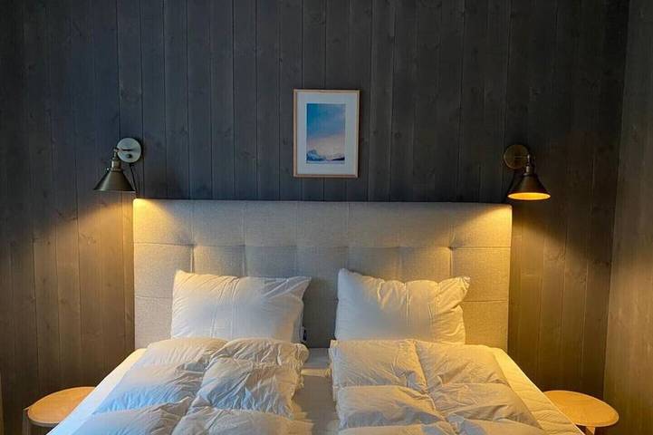 Ganze Wohnung, Waterfront apartment with panoramic sea view in Henningsvær, Vågan