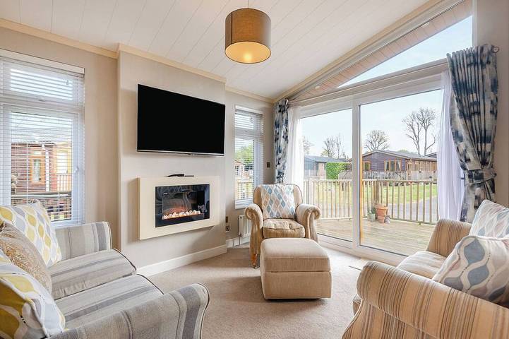 Apartment for 2 people, with pool and sauna in Guildford