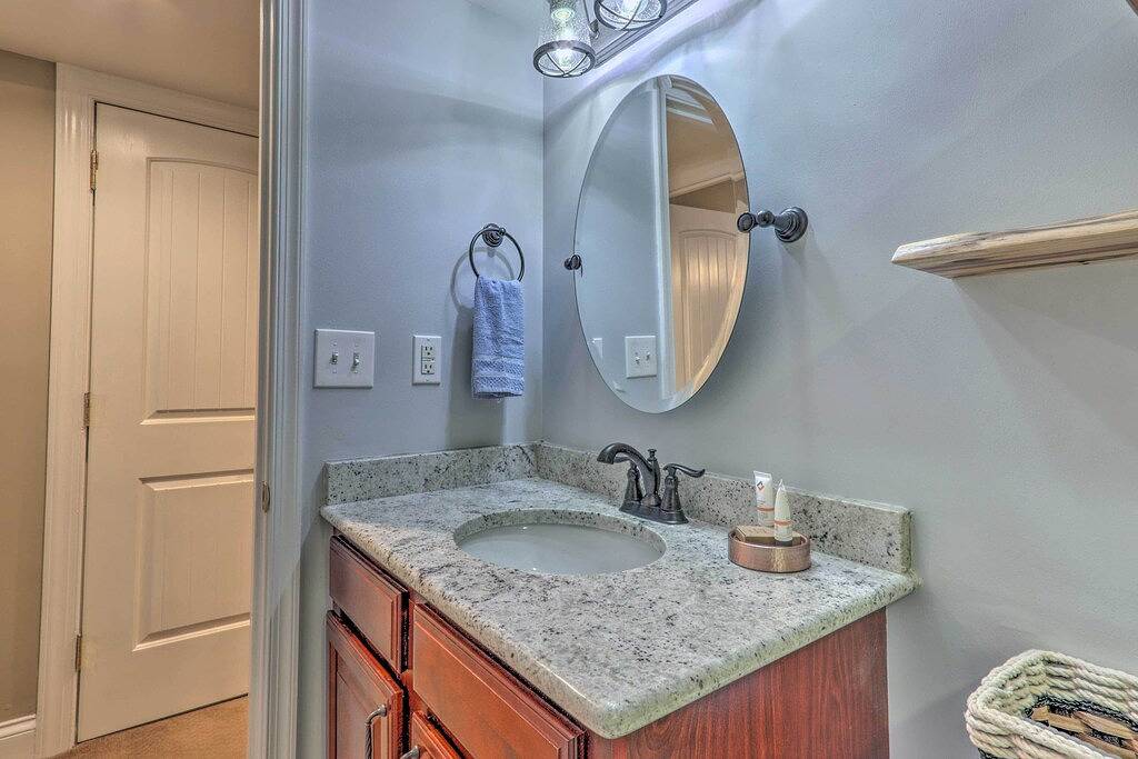 Ganze Wohnung, Creekfront 'Bootleggers Hideaway!' Walk to Dtwn! in Gatlinburg, Sevier County