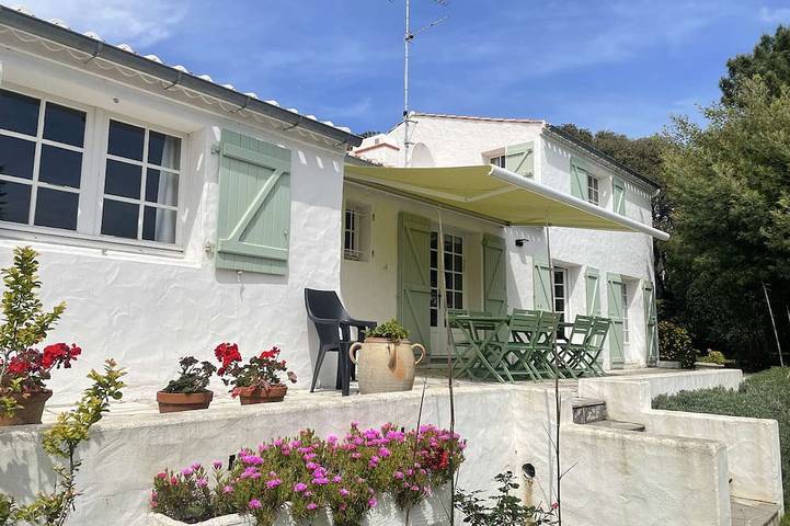 Location de vacances pour 8 personnes, avec jardin dans Plage des Sableaux