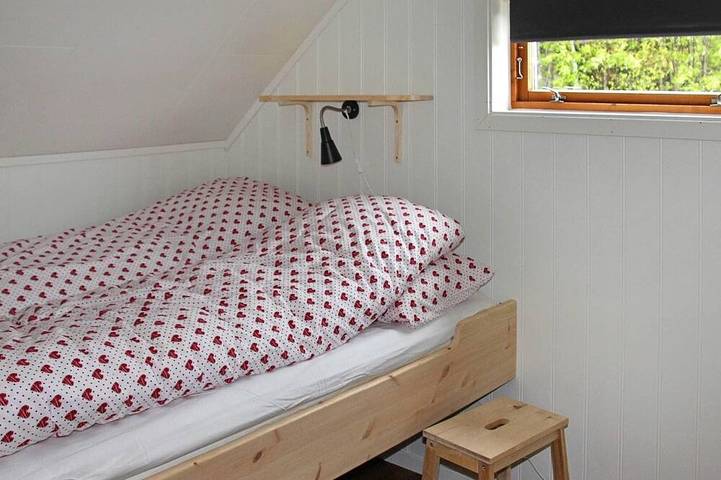 Ferienhaus für 9 Personen, mit Whirlpool und Terrasse sowie Garten in Lyngen - 2