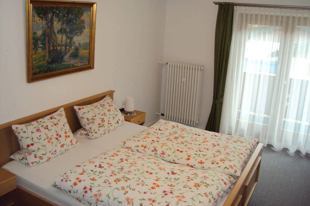 Vacation apartment south 65m² - Gästehaus Fischer in Rottach-Egern, Bavarian Alps
