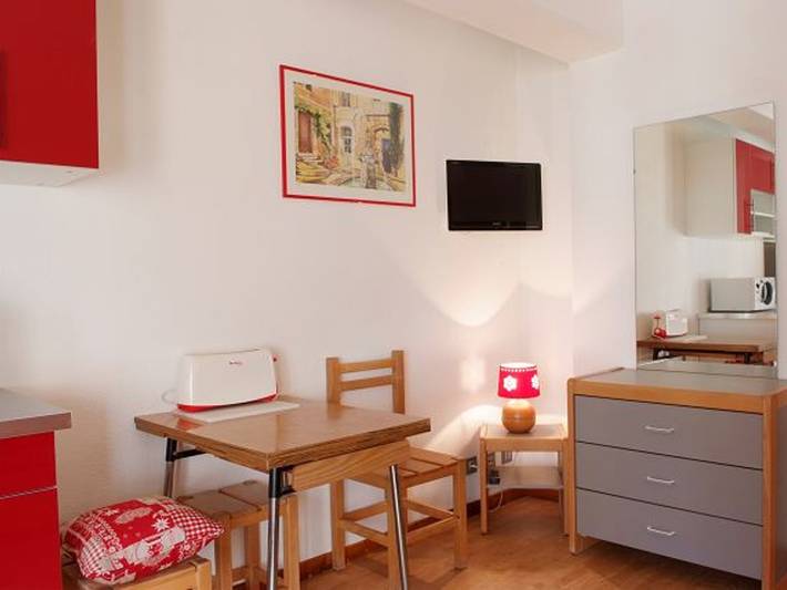 Gîte pour 4 personnes, avec balcon dans Casino De Brides Les Bains - 3