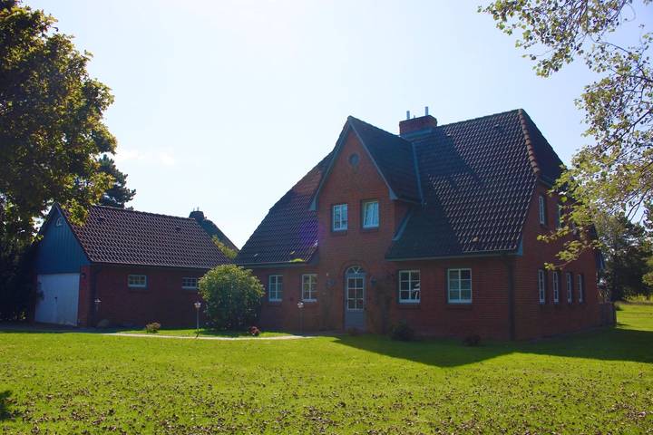 Ferienhaus für 4 Personen, mit Terrasse und Garten in Utersum