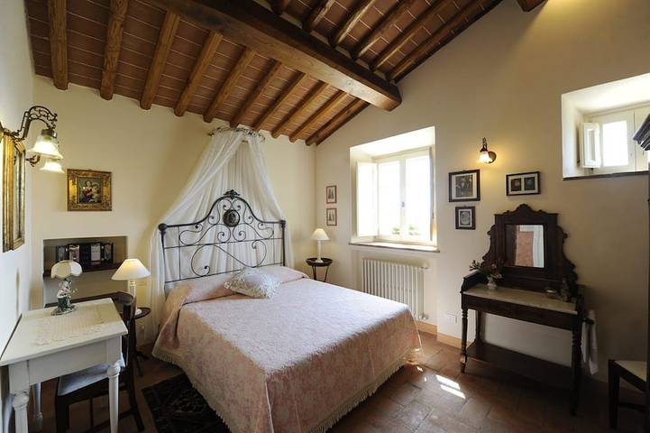 Maison toscane typique. Grande vue sur Lucca. Parc / jardin privé.Wifi. in Lucca, Province de Lucca