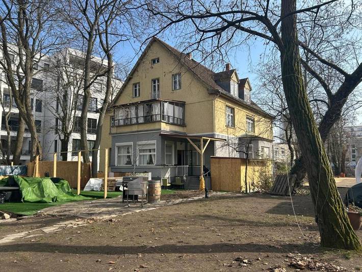 Villa pour 21 personnes, avec Balcon et Terrasse ainsi que Jardin et Vue à Berlin