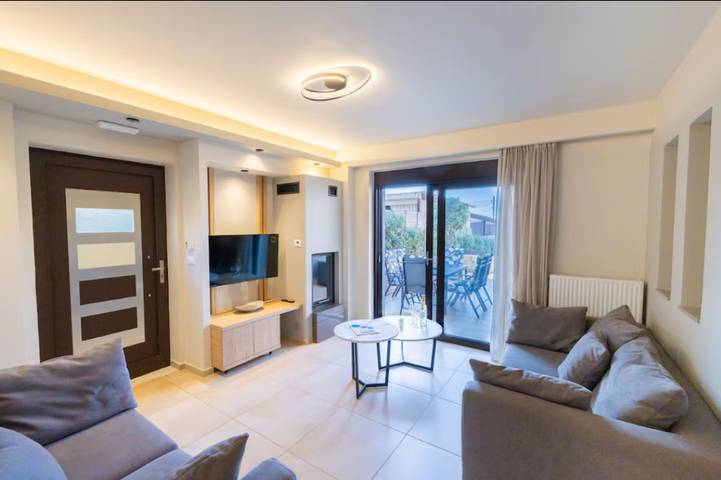 Gîte pour 6 personnes, avec balcon, adapté aux familles dans Stalos - 2