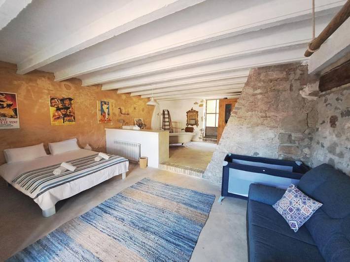 Location de vacances pour 8 personnes, avec terrasse ainsi que vue et piscine à Bellcaire d'Empordà - 2