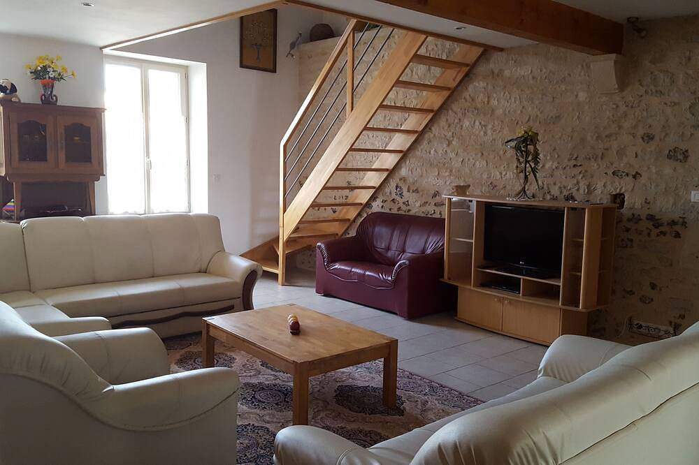 Maison de campagne au calme in Montalembert, Région de Niort