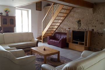 Gîte pour 9 personnes à Montalembert