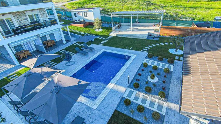 Apartamento de vacaciones para 7 personas, con jardín además de piscina y vistas, Familias con niños - 1