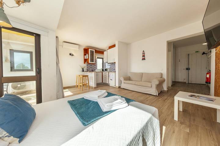 Ganze Wohnung, Ferienwohnung für 2 Personen mit Balkon in Santa Maria, São Gonçalo de Lagos