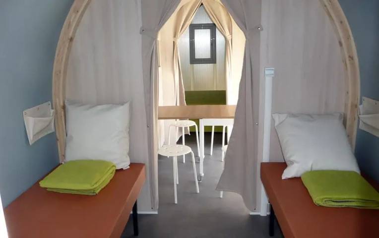 Mobil home pour 4 personnes, avec bassin pour enfant à Antonne-et-Trigonant - 4