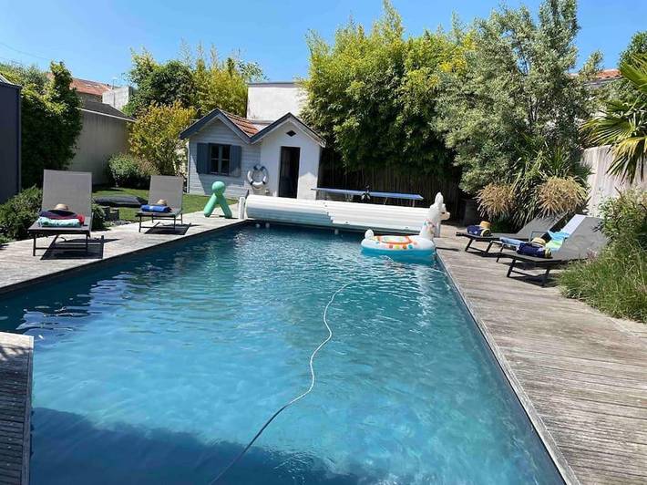 Villa pour 8 personnes, avec Terrasse ainsi que Jardin et Piscine à La Rochelle