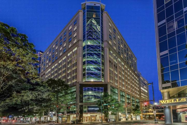 Hotel für 4 Personen, mit Pool und Terrasse in Charlotte