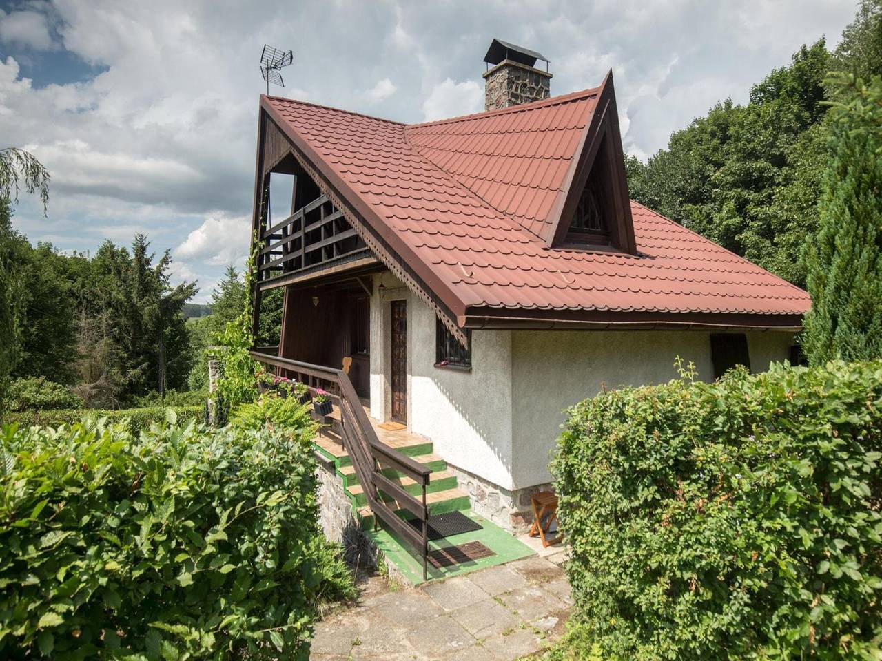 Holiday Home near Lake Radunskie with Sauna in Chmielno