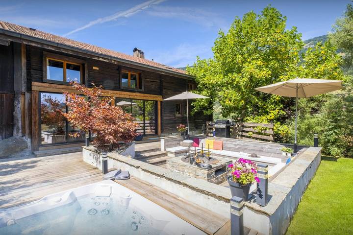 Gîte pour 15 personnes, avec sauna et piscine ainsi que jacuzzi et jardin, adapté aux familles à Thônes - 4