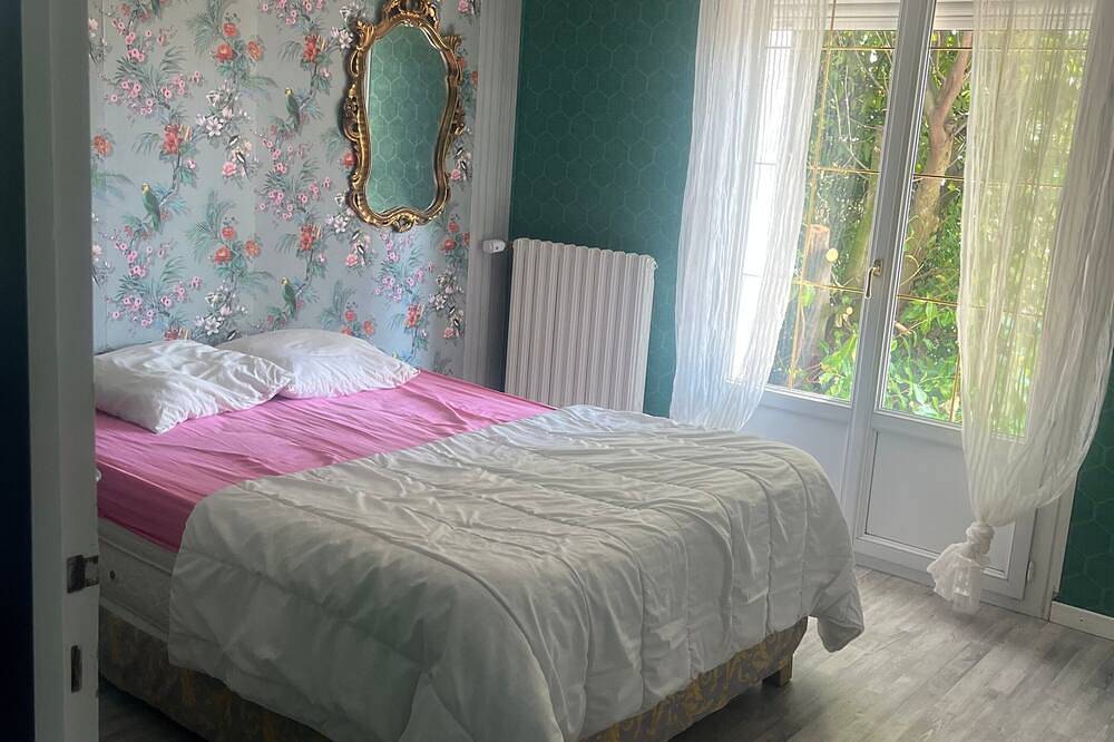Villa « Gîte Aux Anges 51 » avec piscine privée et jardin privatif in Thiéblemont-Farémont, Marne