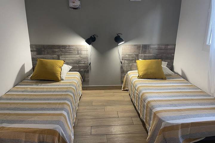 Location de vacances pour 5 personnes, avec jardin ainsi que terrasse et piscine à Sotta - 3