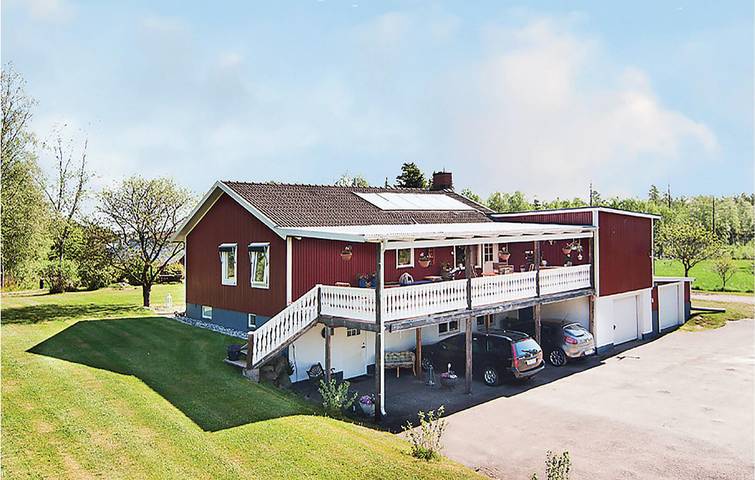 Hus för 8 Personer med bastu in Nybro