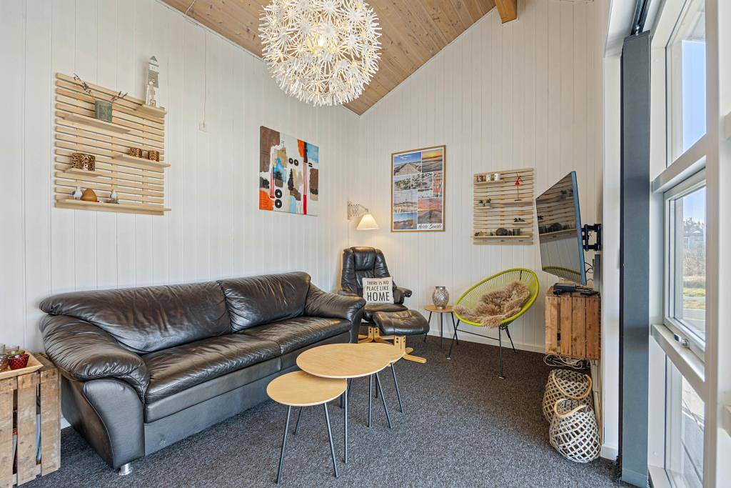 Familienfreundliches Ferienhaus mit Badetonne und Außendusche in Skodbjerge, Haurvig