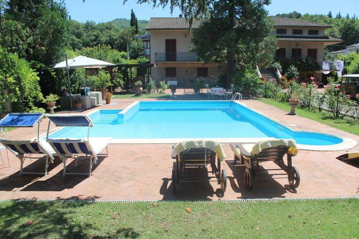 Chambre d’hôte pour 6 personnes, avec Piscine à Arezzo