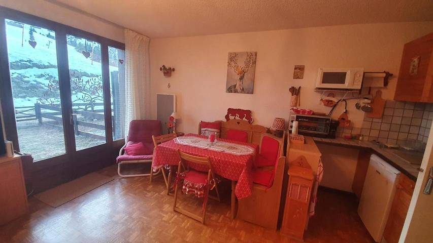 Gîte pour 4 personnes, avec vue et jardin, animaux acceptés dans Chabanon Selonnet - 3