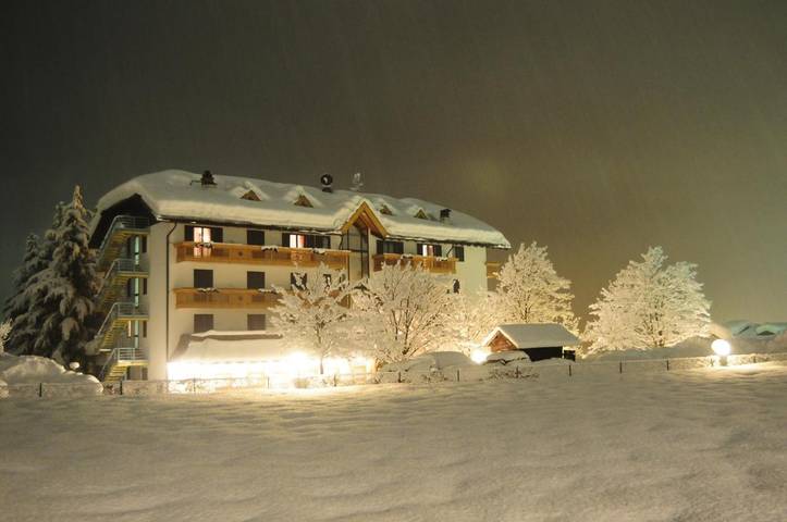 Hôtel pour 2 personnes, avec sauna et balcon ainsi que vue et jardin, animaux acceptés à Malè - 2