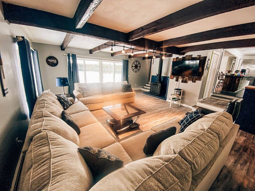 Lakeside cottage, close to town, large lot, 300+ft of Moosehead Lake frontage in Greenville (ME), Moosehead Lake