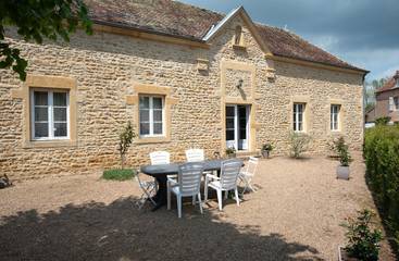 Maison De Vacances pour 4 Personnes dans Anzy-le-Duc, Région de Charolles, Photo 4