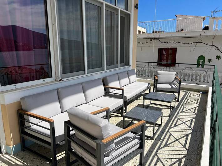 Location de vacances pour 7 personnes, avec vue et jardin dans Poros - 2