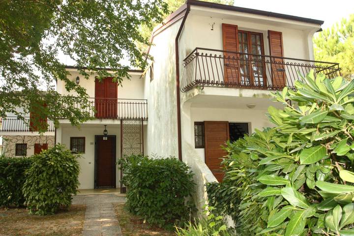 Gîte pour 8 personnes, avec jardin à Bibione
