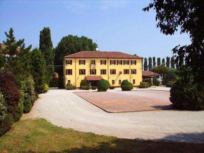 Agriturismo per 4 persone, con Giardino e Panorama in Provincia di Ferrara