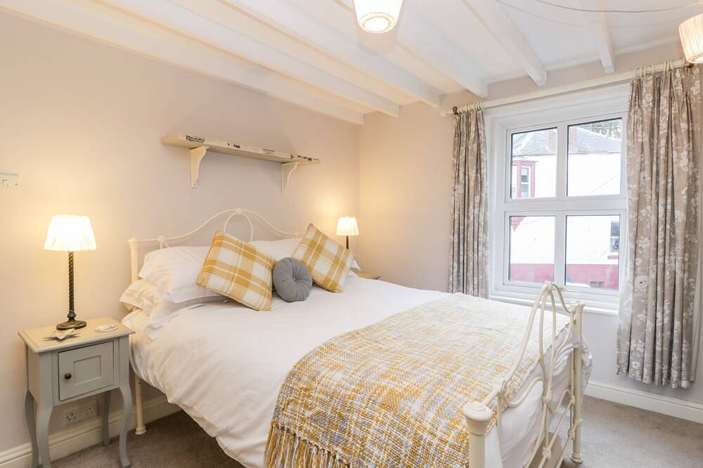 Rosie Cottage, pet friendly, character holiday cottage in Hunmanby in North Yorkshire