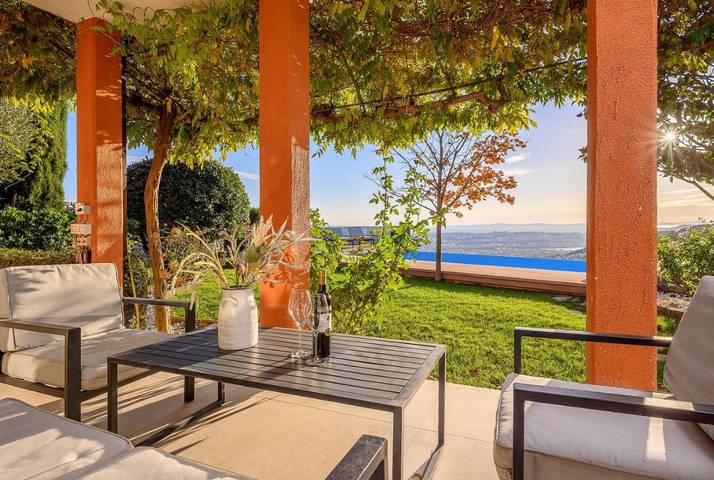 Villa pour 8 personnes, avec piscine et jardin, animaux acceptés à Solin - 4