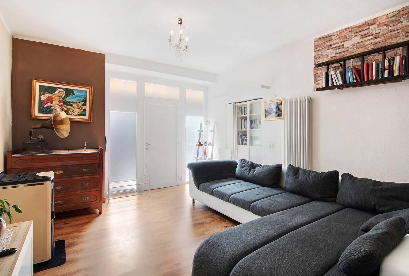 Apartamento inteiro, Apartamento 'Mary House 2' com vista para a montanha e acesso Wi-Fi in Torchione-Moia, Albosaggia