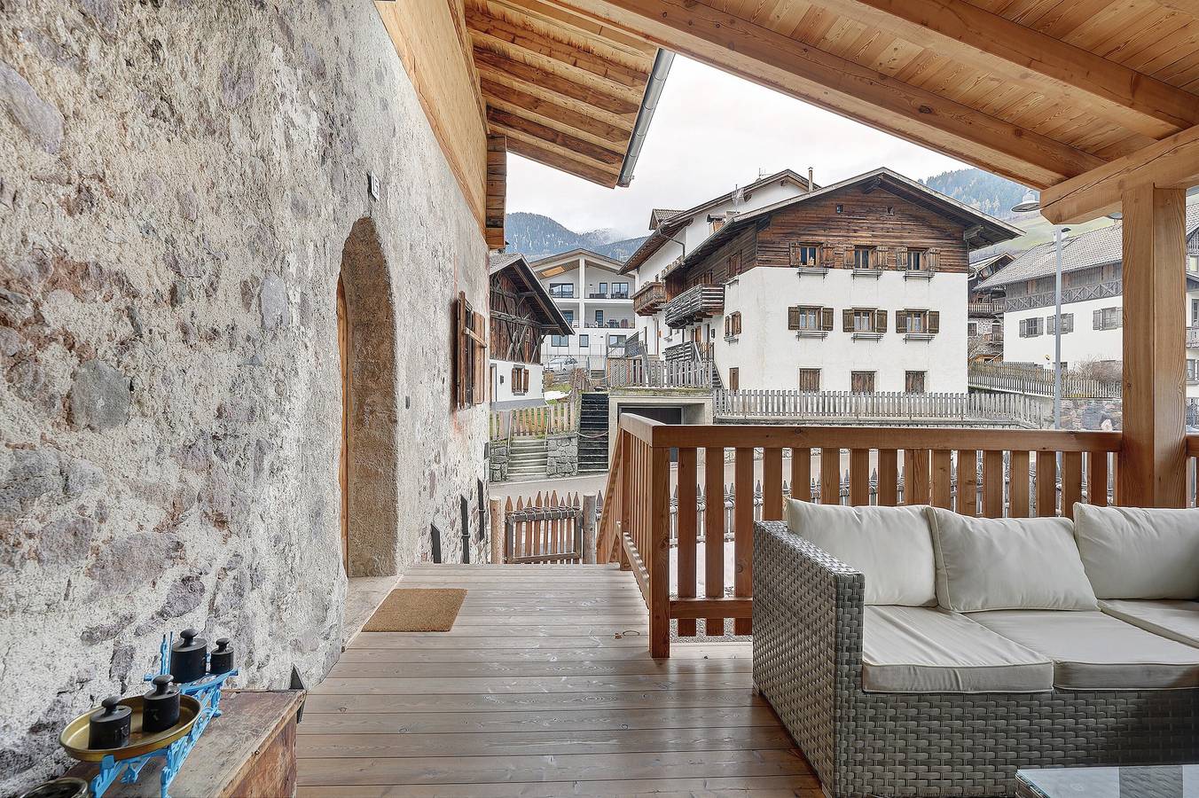 Ganze Wohnung, Ferienwohnung 'Alpin Chalet Samer Bauernstube' mit Bergblick, Garten und Wlan in Sarnthein, Sarntal