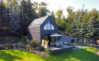Chalet für 4 Personen, mit Ausblick und Seeblick sowie Garten und Pool in Niederschlesien